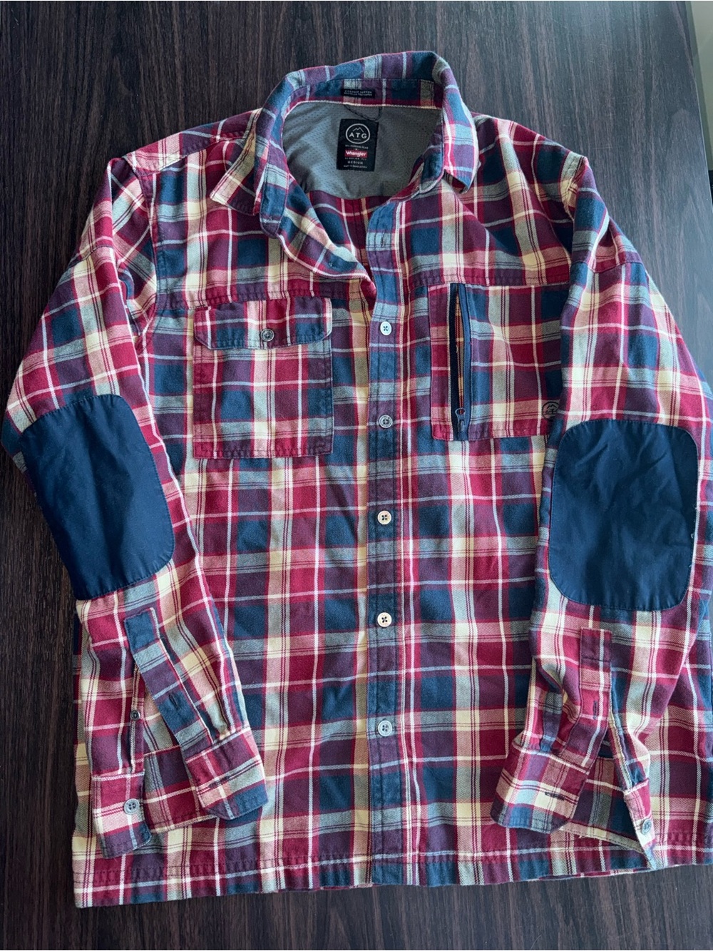 Wrangler ATG Men's Plaid Flannel Button-Up Long Sleeve Regular Fit M Zip Pocket